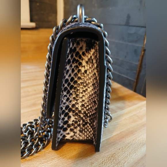 Kurt Geiger STUNNING Velvet Snakeskin Print Shoreditch with mirror and Dustbag - Picture 5 of 14